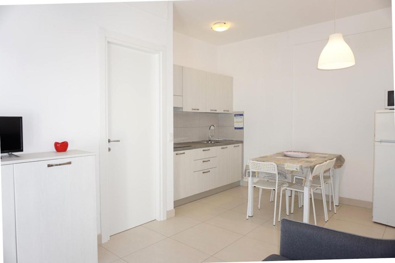 Relax By The Garden - Flat For Up To 6 Guests Lägenhet Porto Santa Margherita di Caorle Exteriör bild